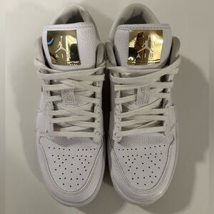 Wmns Air Jordan 1 Retro Low 'White Metallic Gold' – Size US 7.5 W